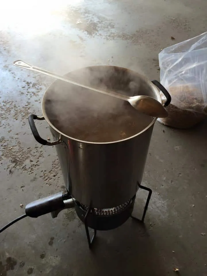 Steaming home brewing kettle